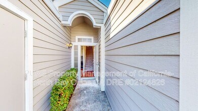 724 W Jasmine Cir in Santa Rosa, CA - Building Photo - Building Photo