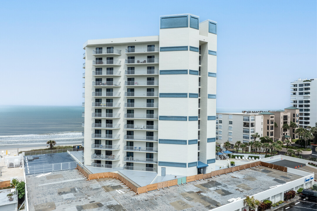 Seascape Towers in New Smyrna Beach, FL - Building Photo