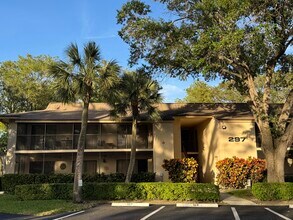297 Deer Creek Blvd in Deerfield Beach, FL - Building Photo - Building Photo