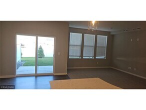 11277 Crestbury Dr in Woodbury, MN - Building Photo - Building Photo