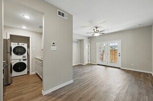 5325 Bent Tree Forest Dr, Unit 1108 in Dallas, TX - Building Photo