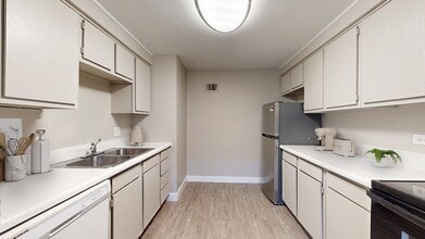 Bike Trail in Denver, CO - Foto de edificio - Building Photo