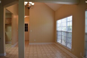 203 Lancaster Ln in Centerville, GA - Building Photo