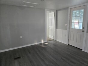 35312 N Newport Hwy in Chattaroy, WA - Building Photo - Building Photo