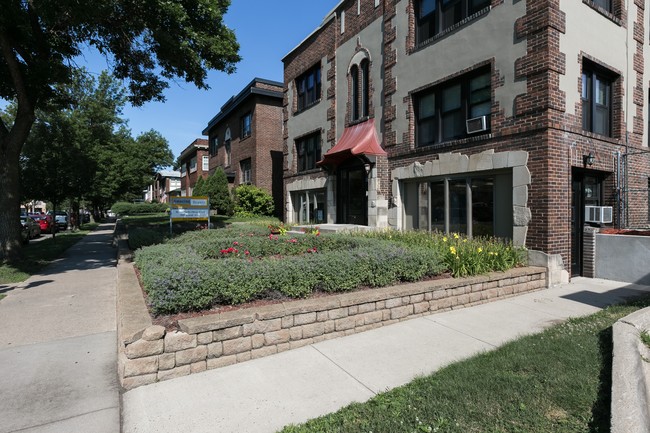 995 Grand Ave in St. Paul, MN - Foto de edificio - Building Photo