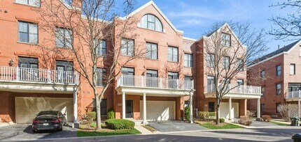 1855 Admiral Ct in Glenview, IL - Building Photo - Building Photo