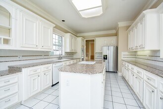 4813 Holly St in Bellaire, TX - Building Photo - Building Photo