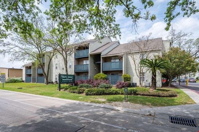 1615 Carol Sue Ave in Terrytown, LA - Building Photo - Building Photo