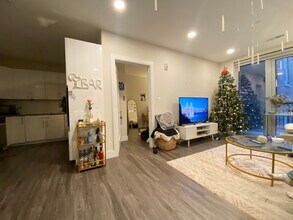 1025 Tremont St, Unit 207 in Boston, MA - Foto de edificio - Building Photo