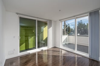 Greenwood Place Apartments in Seattle, WA - Building Photo - Interior Photo