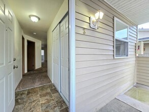 100th Street Apartments in Marysville, WA - Building Photo - Interior Photo