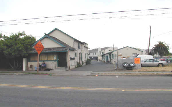 1445-1461 159th Ave in San Leandro, CA - Foto de edificio - Building Photo