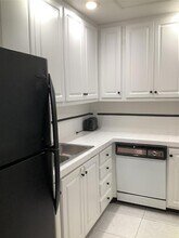 6345 Bay Club Dr, Unit 1 in Fort Lauderdale, FL - Building Photo - Building Photo