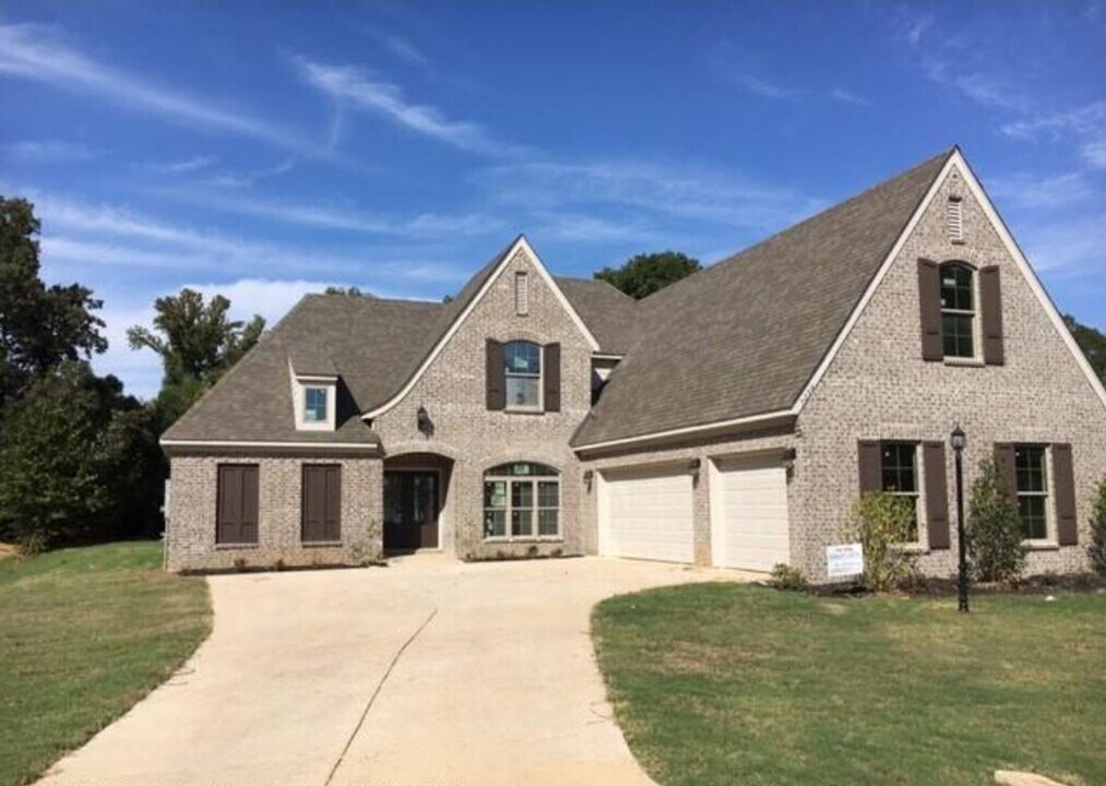 7294 Old S Dr in Olive Branch, MS - Building Photo