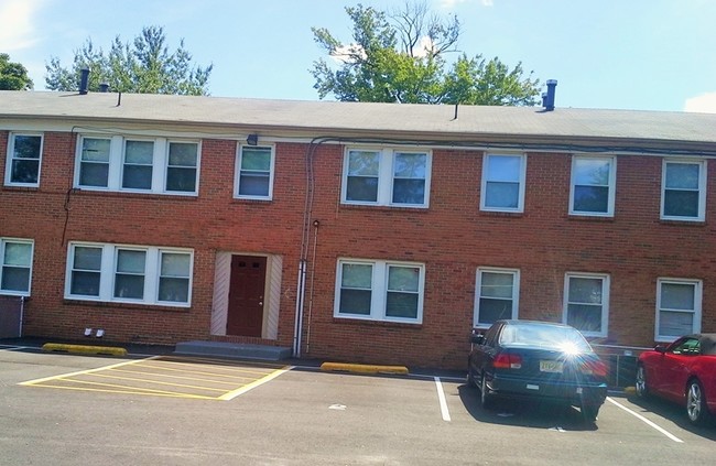 53 Egbert St in Pemberton, NJ - Foto de edificio - Building Photo