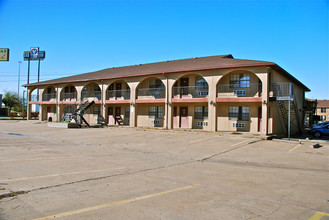 1216 I-30 in Greenville, TX - Building Photo - Building Photo