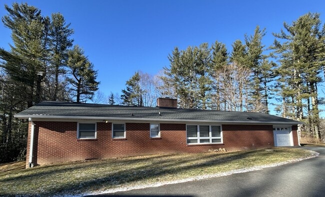 property at 1932 Brown's Chapel Rd