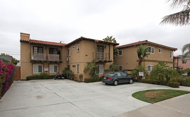 Galaxy Court in San Diego, CA - Building Photo - Building Photo