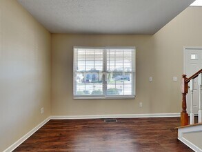 552 Wildlife Ct in Fairborn, OH - Foto de edificio - Building Photo