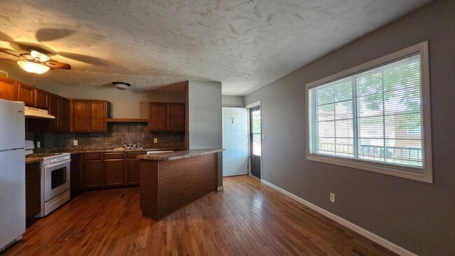 University Row in Omaha, NE - Foto de edificio - Interior Photo