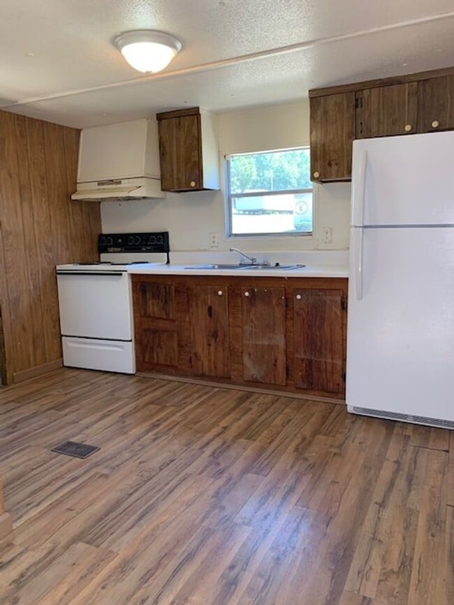 property at 533 Cherry Ave