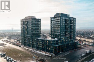 4878 Powers Cmn in Burlington, ON - Building Photo