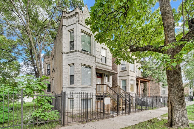 1826 S Hamlin Ave in Chicago, IL - Building Photo - Building Photo