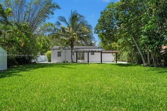 1003 NE 115th St in Biscayne Park, FL - Building Photo - Building Photo
