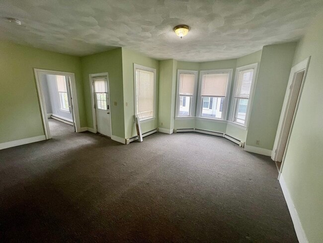 128 Adams St in Waltham, MA - Building Photo - Building Photo