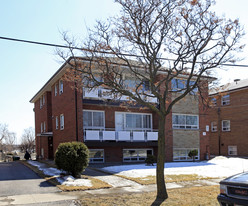 5 Terryellen Cres in Toronto, ON - Building Photo