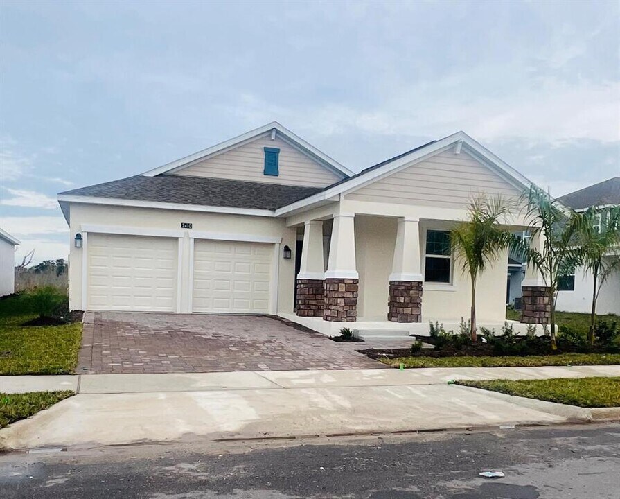 2410 Relaxing Ln in Kissimmee, FL - Building Photo