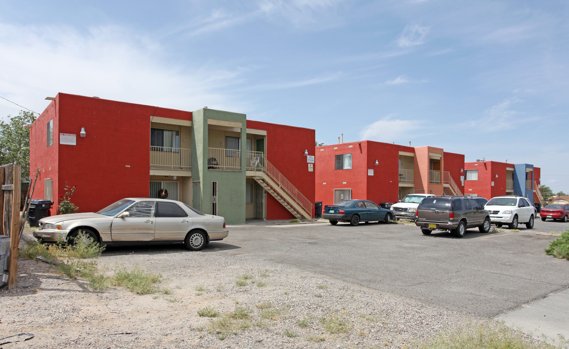 8000-8008 Grand Ave NE in Albuquerque, NM - Building Photo