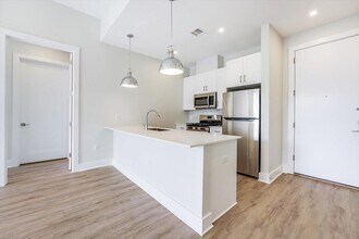 667-665 Grand St in Jersey City, NJ - Building Photo - Building Photo