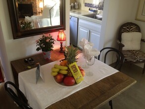 127 Bath St in Santa Barbara, CA - Building Photo - Building Photo
