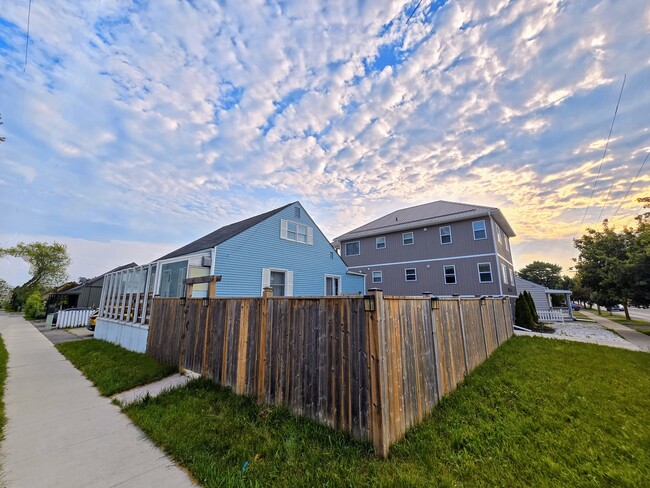 property at 4 Wavell Crt