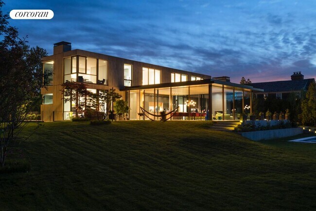 55 Davids Ln in Water Mill, NY - Building Photo - Building Photo