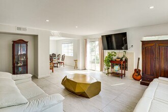 2106 Nelson Ave in Redondo Beach, CA - Foto de edificio - Building Photo