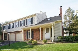 2565 College Hill Cir