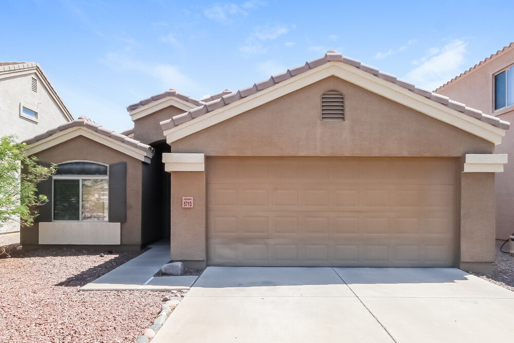 5713 S 34th Ave in Phoenix, AZ - Building Photo