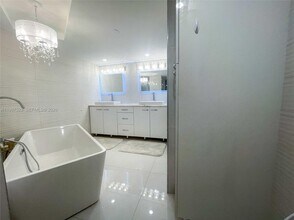 4000 Towerside Terrace in Miami, FL - Building Photo - Building Photo