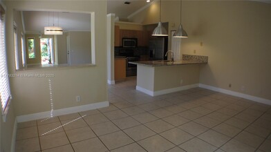 4299 Greenbriar Ln in Weston, FL - Foto de edificio - Building Photo