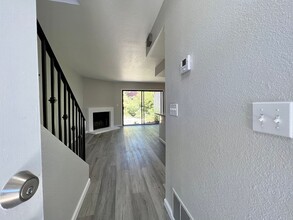 Adobe Creek Apartments in Napa, CA - Building Photo - Interior Photo