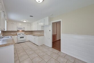 6957 Park Pl Dr in Richland Hills, TX - Building Photo - Building Photo