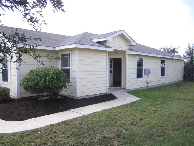 13124 Maidenhair Tr in Elgin, TX - Building Photo - Building Photo