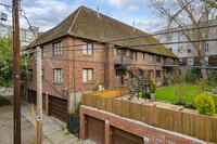 Creswick Apartments in Seattle, WA - Building Photo - Building Photo