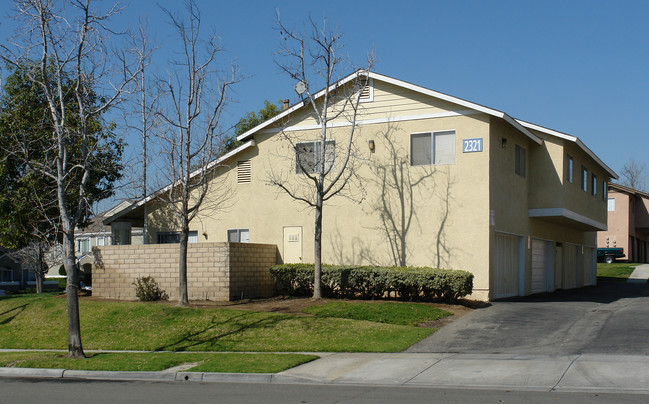 2321 Benidorm Cir in Corona, CA - Building Photo - Building Photo