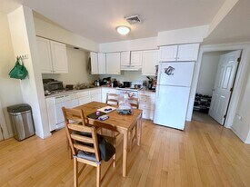 3 Kent Ct, Unit 3 in Somerville, MA - Building Photo