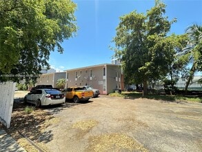 1525 NW 19th Terrace in Miami, FL - Building Photo - Building Photo