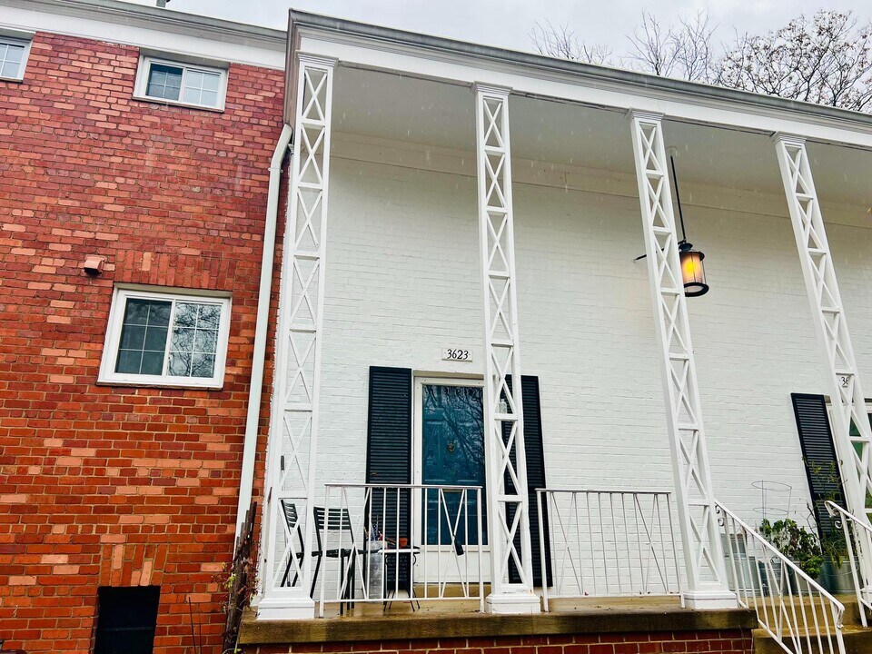 3623 Greenway Pl in Alexandria, VA - Building Photo