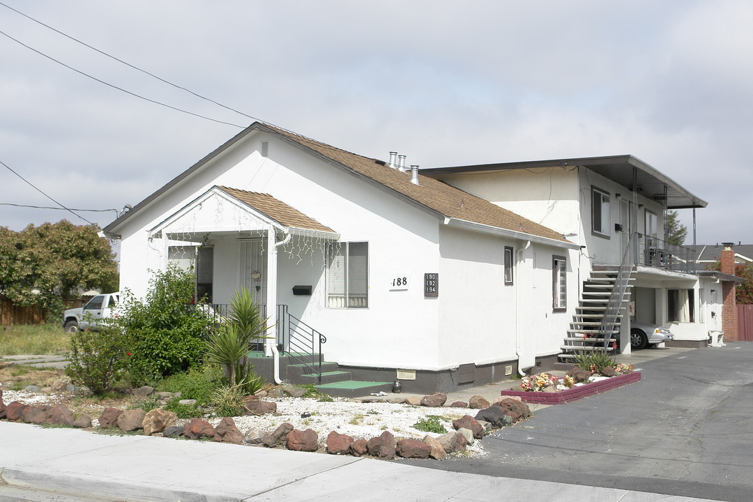 188-194 Willow Ave in Hayward, CA - Building Photo